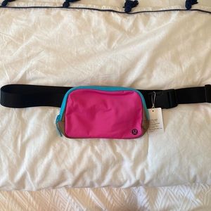 Lululemon fannypack
